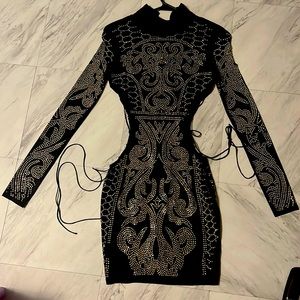 Hello girls I’m selling my dress I bought it for my birthday only used one time